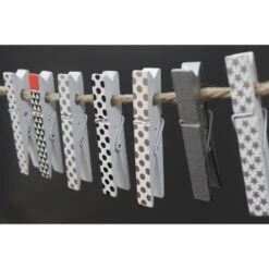 Lot De 16 Pinces à Linge Multicolore, Dotty -Maison Série Magasin lot de 16 pinces a linge multicolore dotty 2